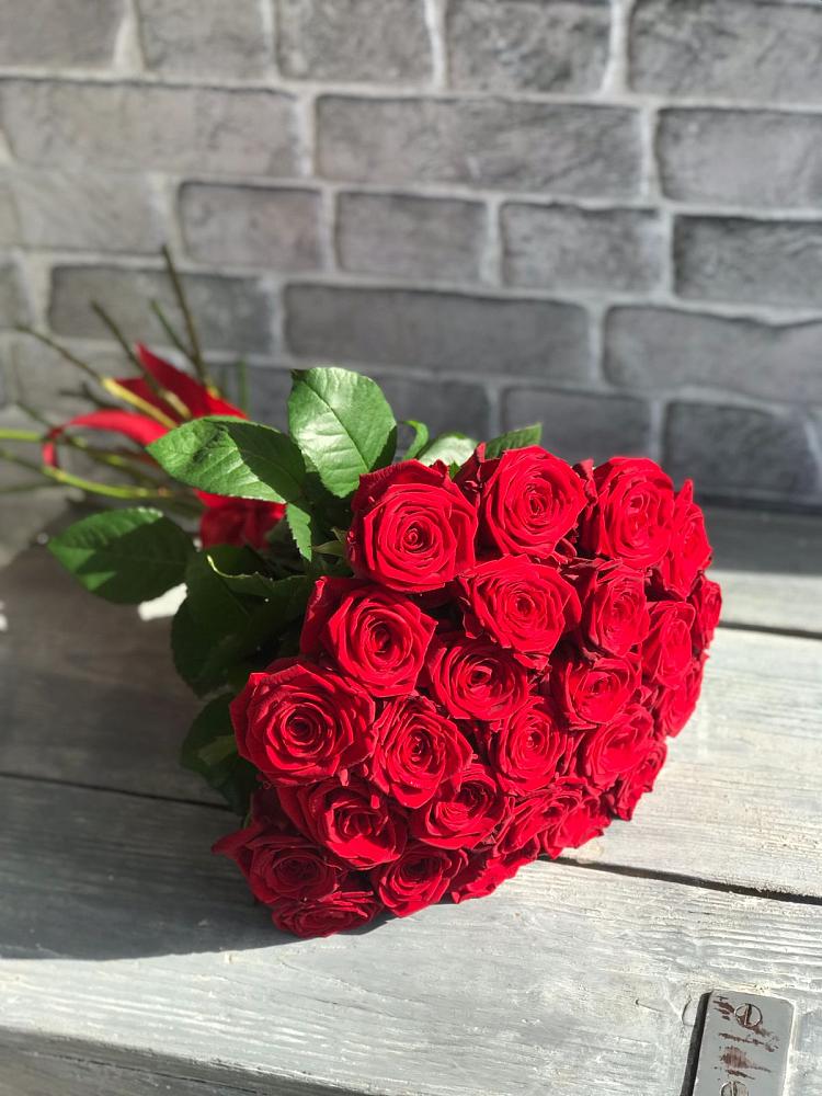 Букет Красные розы Фридом в Чульман