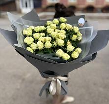 Букет Белые кустовые розы Солинеро в Чульман