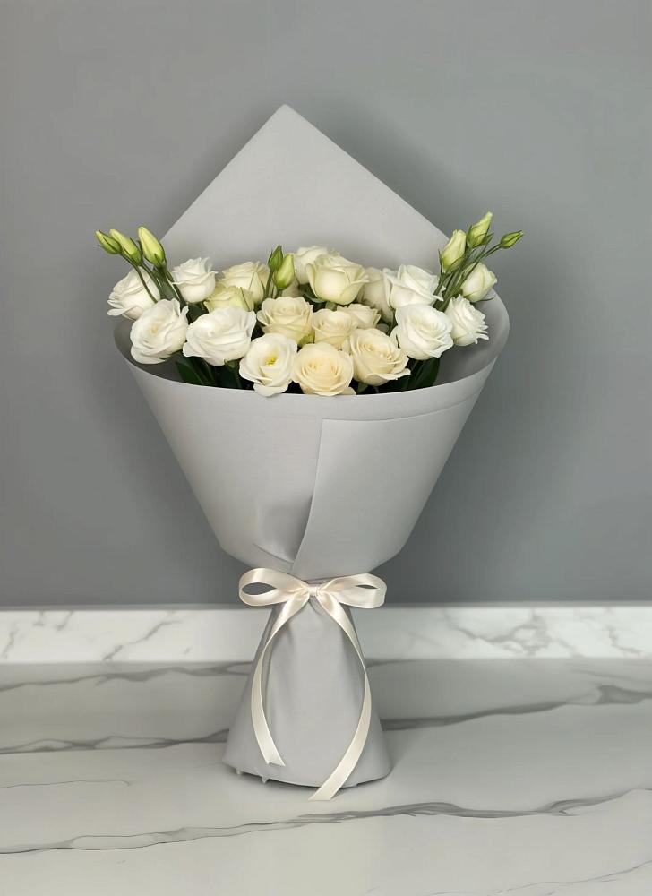 Букет цветов из: Розы и Лизиантусы в Чульман