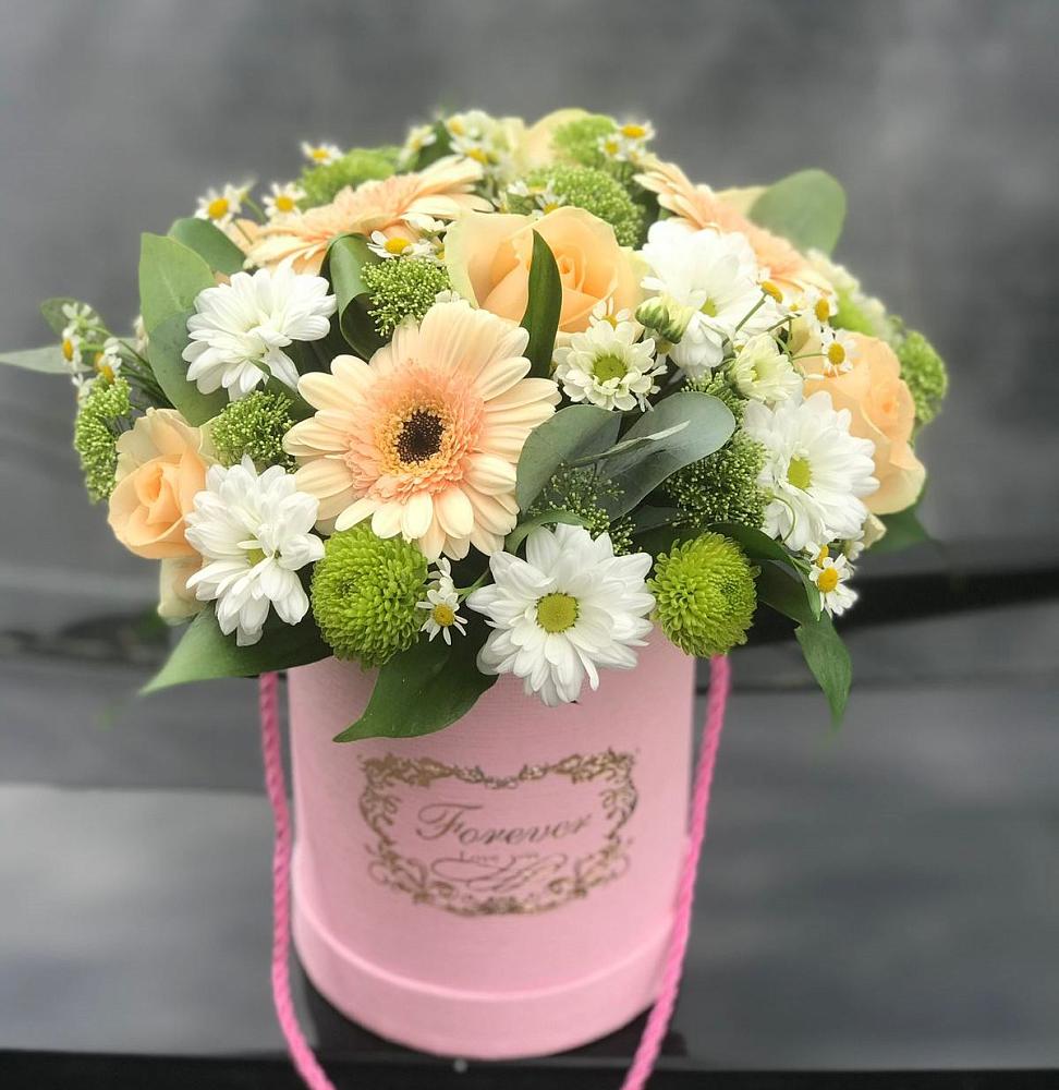 Цветочная композиция из Розы, Герберы и Хризантемы в шляпной коробке в Чульман