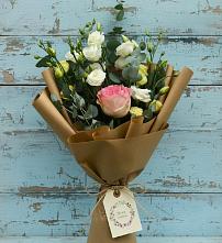 Букет цветов из:  Розы и Лизиантусы в Чульман