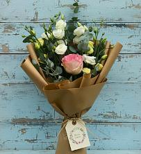 Букет цветов из:  Розы и Лизиантусы в Чульман