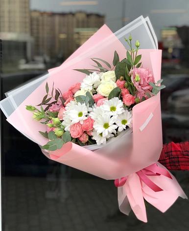 Букет цветов из: Розы, Лизиантусы и Хризантемы в Чульман